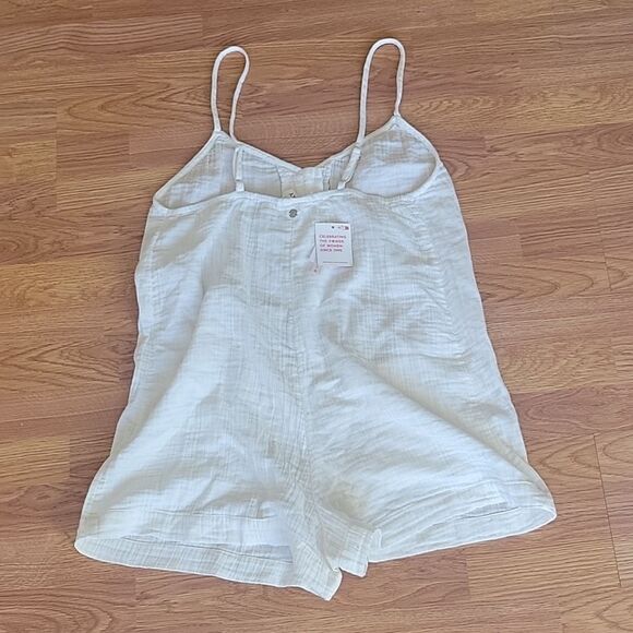 Roxy White Romper L NWT 100% Cotton‎ White Sunshine Haze V- Neck - Picture 5 of 5